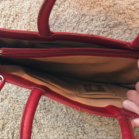 Red Hobo Purse - Picture 4 of 7